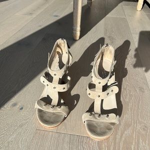 Adorable vintage Gucci heels